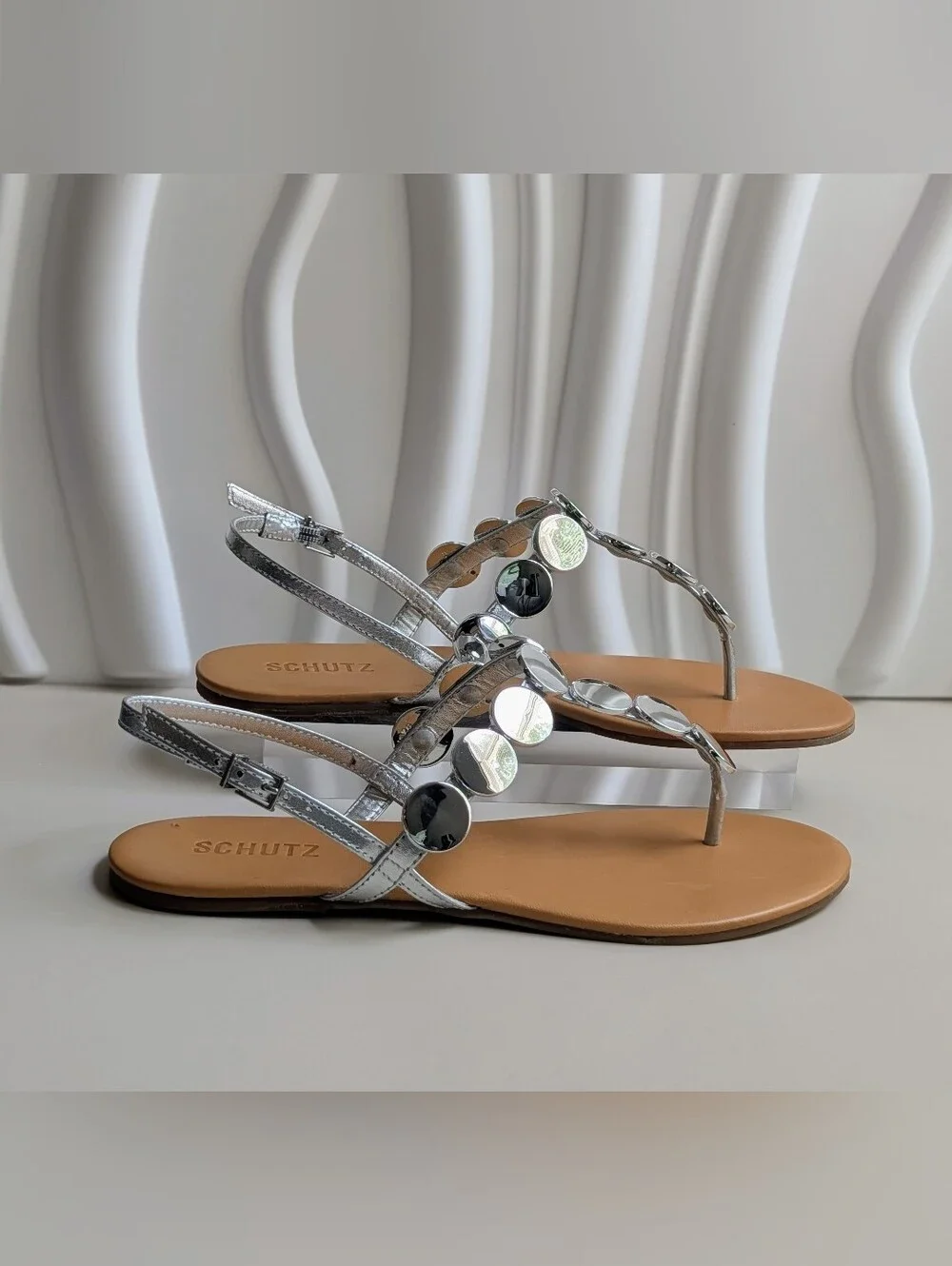 SCHUTZ Acacia T-Strap Silver Metallic Disc Sandals Size 8 NWT